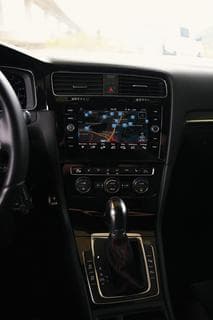Golf 7.5 GTI Discover Pro 9.2 inča & DSG ručica — 77 Automobili