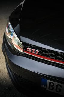 Golf 7.5 GTI Matrix LED farovi & crvena GTI lajsna — 77 Automobili